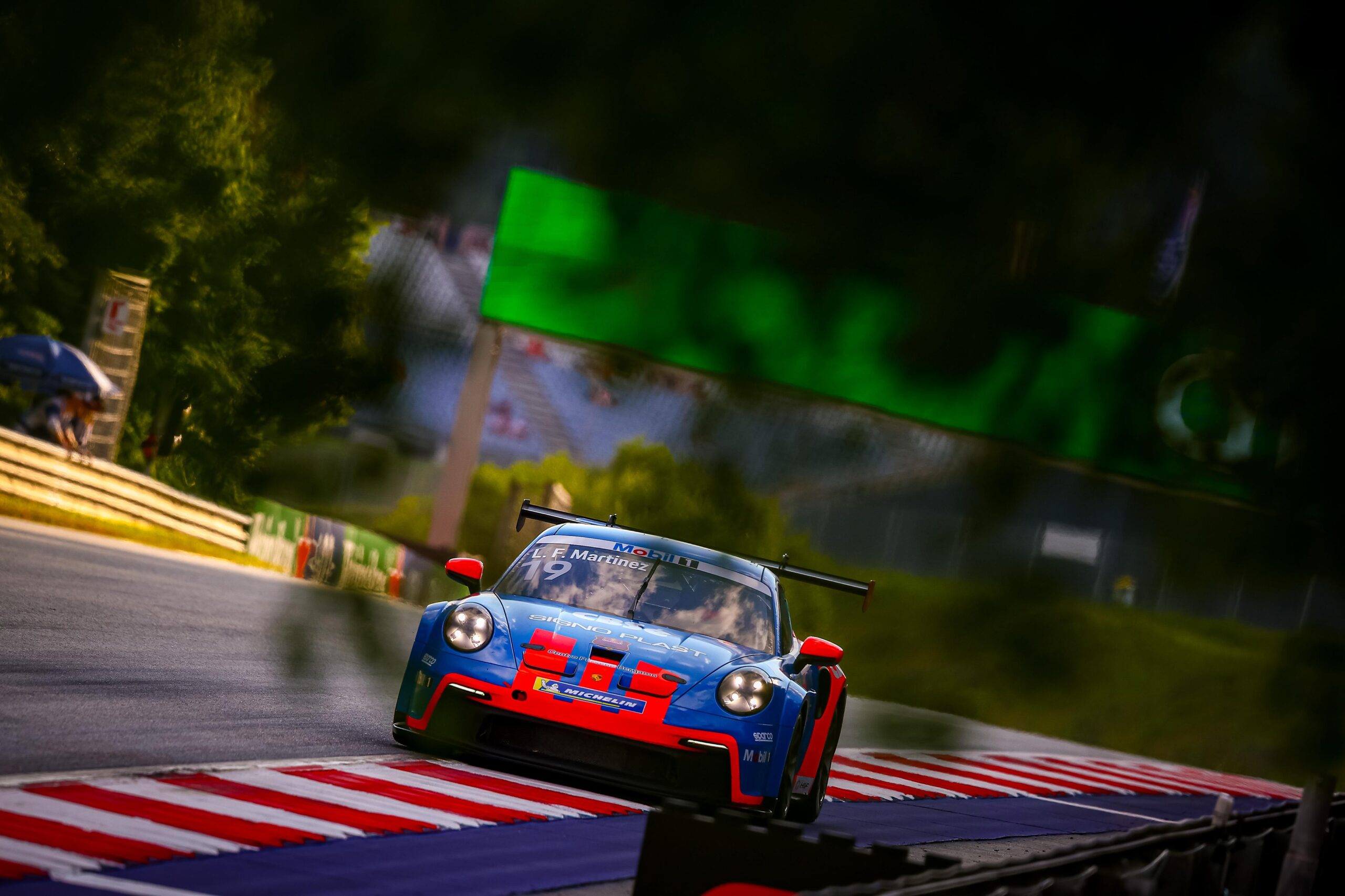 e0aed3ba-c7e1-4f19-9d2b-0383e2baca70